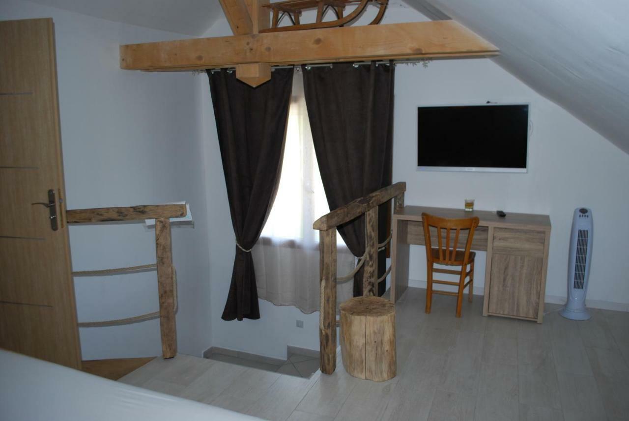 La Ferme De Coron Panzió Belley Kültér fotó
